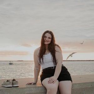 Meet your Posher, Kayla